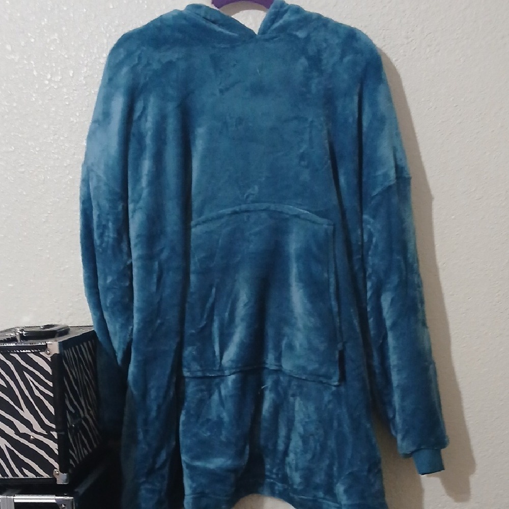 Huggle White Hooded Blanket Sweatshirt